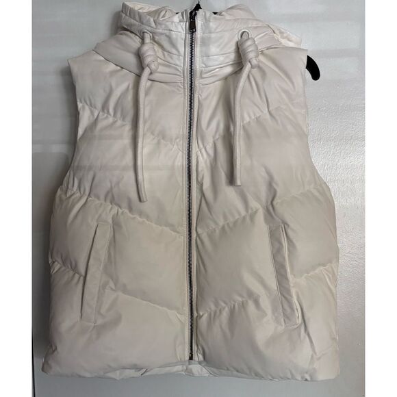 Luminary Fine Collection ALPINE FAUX LEATHER
IVORY PUFFER VEST in Ivory Size L - Picture 5 of 9